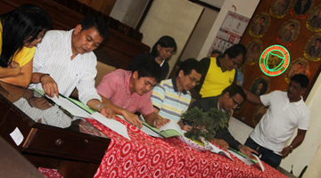 MOU signing. Cavinti Mayor Milbert Oliveros (third from left) and UPLB Chancellor Rex Victor Cruz (fourth from left) led the signing of the MOU between the Cavinti LGU and UPLB. Also present were the members of the Sangguniang Bayan ng Cavinti. (Photo credit: National R&D Project for Watershed Management)