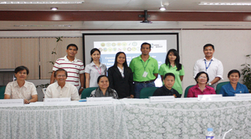 MOA Signing. (Seated   from left) Dr. Elda B. Esguerra of UPLB, Dr. Leon O. Namuco of UPLB, Ms. Carolina T. Bosque of PCAARRD, Executive Director Patricio S. Faylon of PCAARRD, Pres. Aleth M. Mamauag of ISU, Pres. Teresita L. Cambel of SKSU, and Pres. Benjamin P. Sapitula of DMMMSU signed the MOA on a mango project last May 12 at the PCAARRD Headquarters. Also in the photo are staff members from PCAARRD and BPI.  (Photo and text by Sharie Al-Faiha A. Abustan)