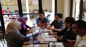 PCAARRD and DOST discuss the plans and concerns to achieve agricultural development for the region.  (From left to right: Ms. Bai Lina Sanson, Sec. Myra A. Alih, Mr. Johnny Evangelista, Dr. Patricio S. Faylon, Ms. Audrey O. Lapitan, TTPD-PCAARRD, and Dr. Marcelino U. Siladan, FERD-PCAARRD.