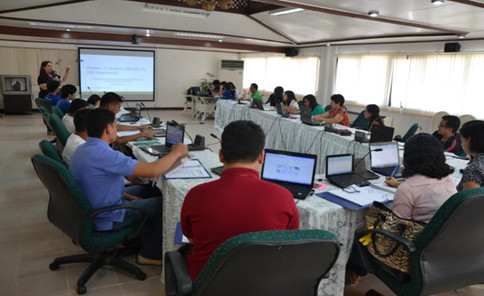 Participants get a grip on Analysis of Variance (ANOVA) for Completely Randomized Design (CRD) Experiments. (Photo by Eric E. Perez, S&T Media Service)