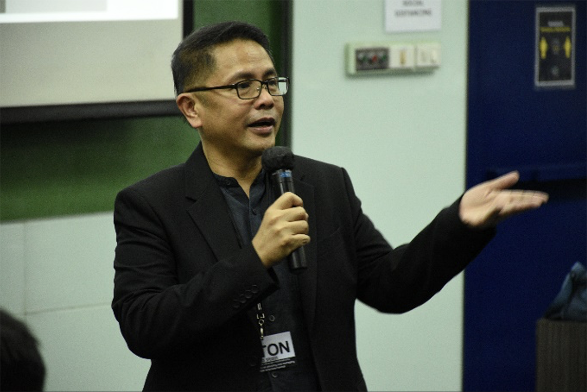 Founder and managing director of events agency ArtisteSpace, Inc. and one of the directors of the PhilMICE Academy, Anton V. Magpantay, engages his audience in his eight-hour lecture. (Image Credit: ACD-PCAARRD)