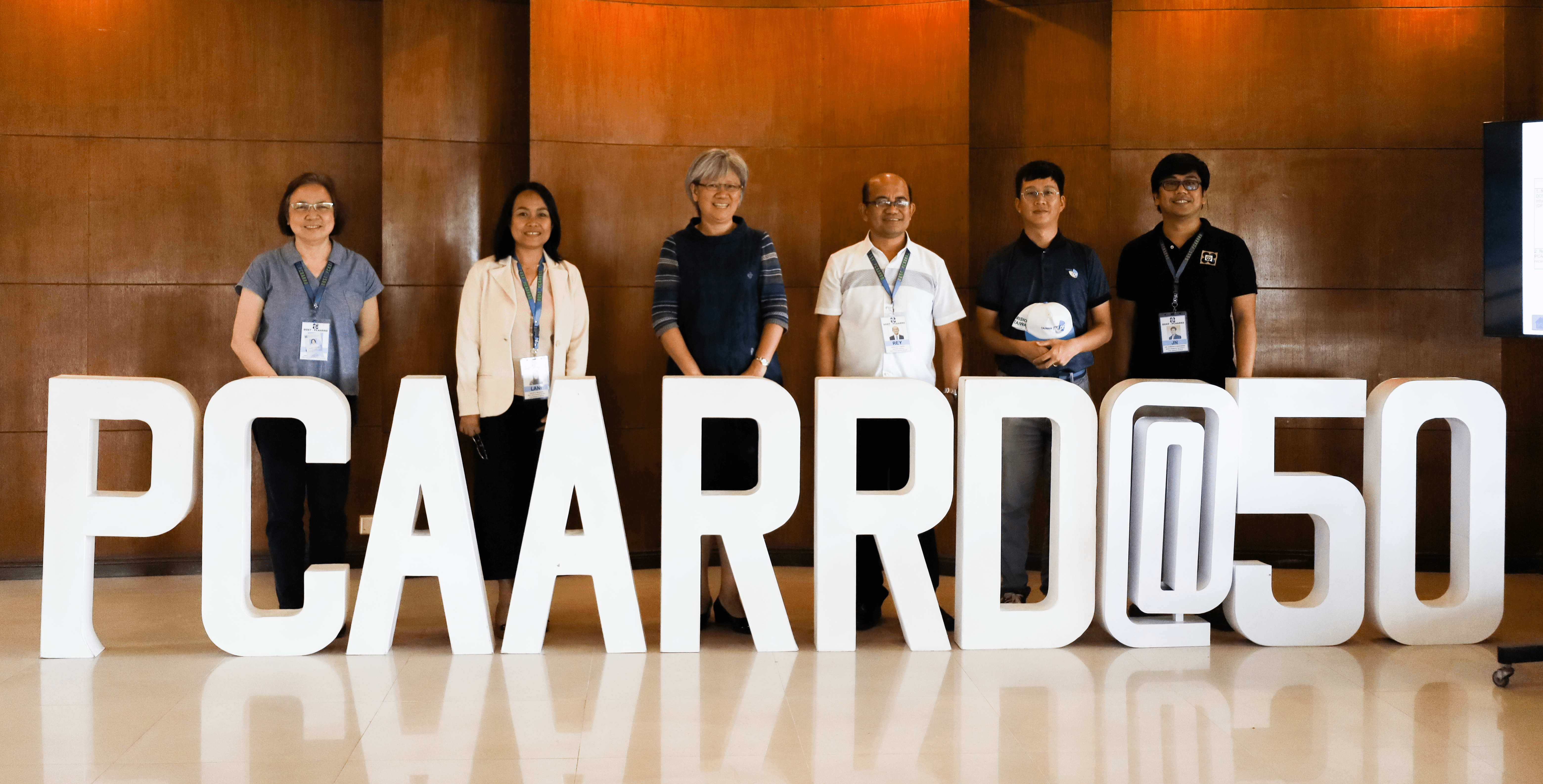 DOST-PCAARRD officials and staff led by Executive Director Reynaldo V. Ebora, with WorldVeg Deputy Director General for Partnerships  Yann-rong Lin. (Image credit: Crops Research Division, DOST-PCAARRD)