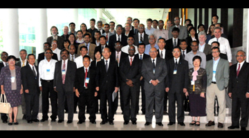 PCAARRD Executive Director Patricio S. Faylon (5th from left) joins the rest of the workshop participants to promote and advance tools and methods for climate smart agriculture in the region. 