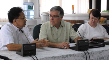 PCAARRD Executive Director Patricio S. Faylon (left) meets with Australian Ambassador Bill Tweddell (center) and wife, Ms. Chris Tweddell (right).